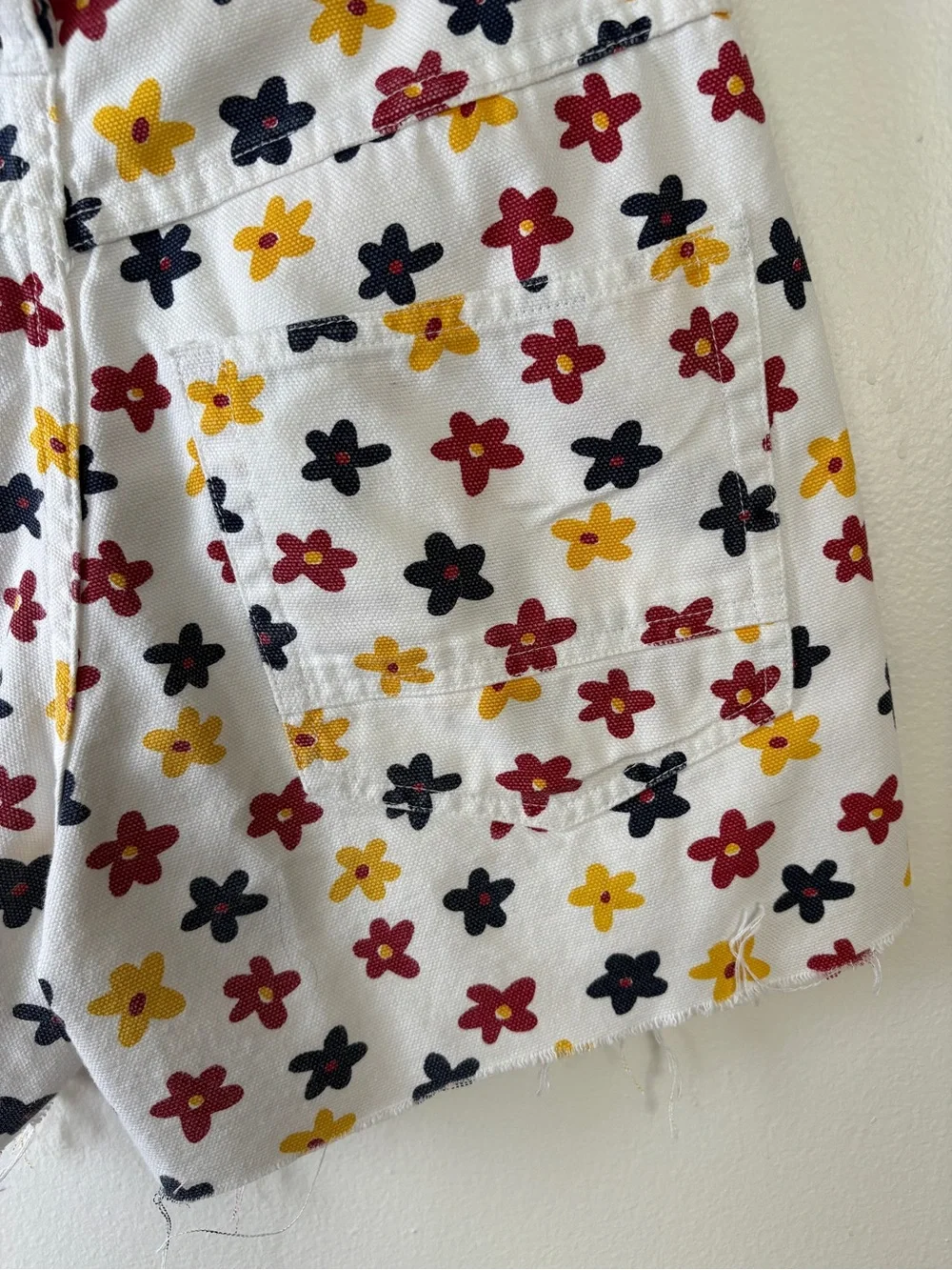 VTG 90s Esprit White Denim Cutoff Shorts with Flower Print